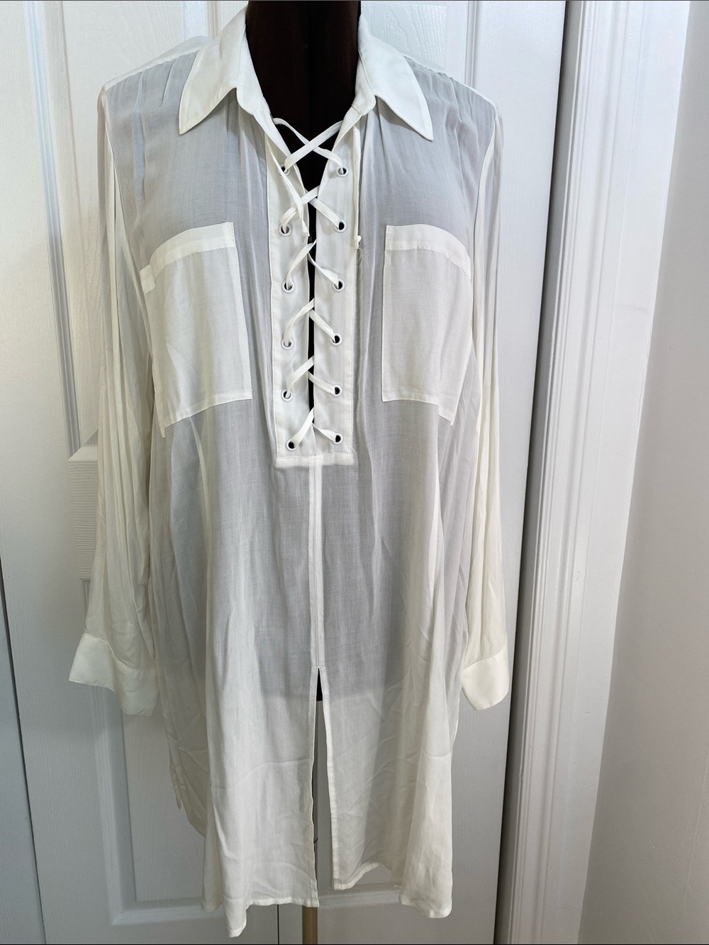 Love & Legend Sheer Cover Up Tunic Blouse in Ivory, NWOT, 20